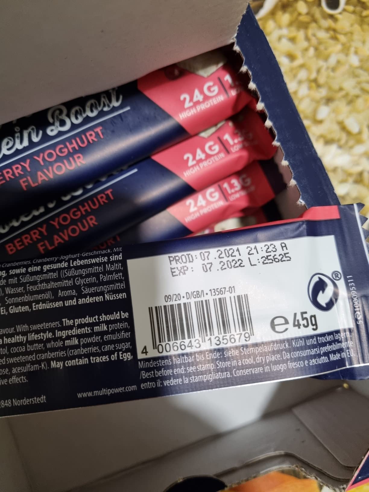 Multipower 53% Protein Boost barretta proteica yogurt ai frutti di bosco 20 x 45 g, pochi zuccheri