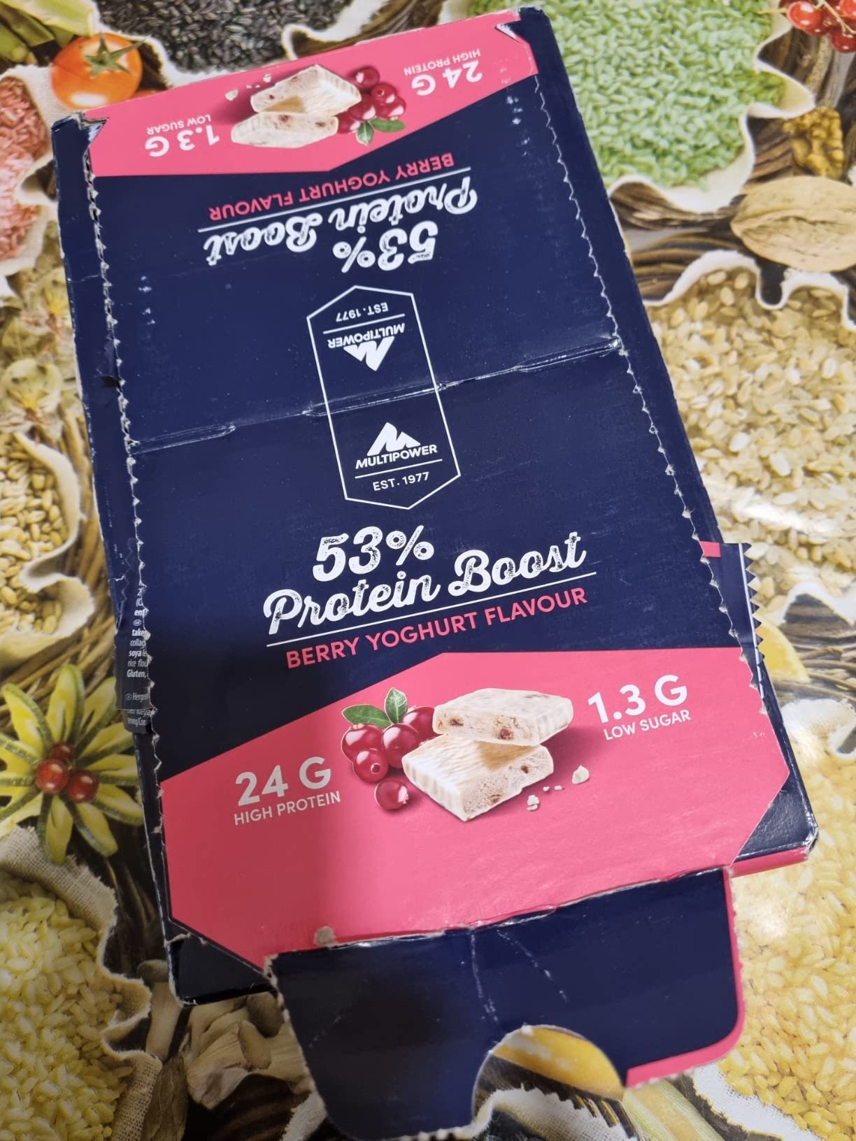 Multipower 53% Protein Boost barretta proteica yogurt ai frutti di bosco 20 x 45 g, pochi zuccheri